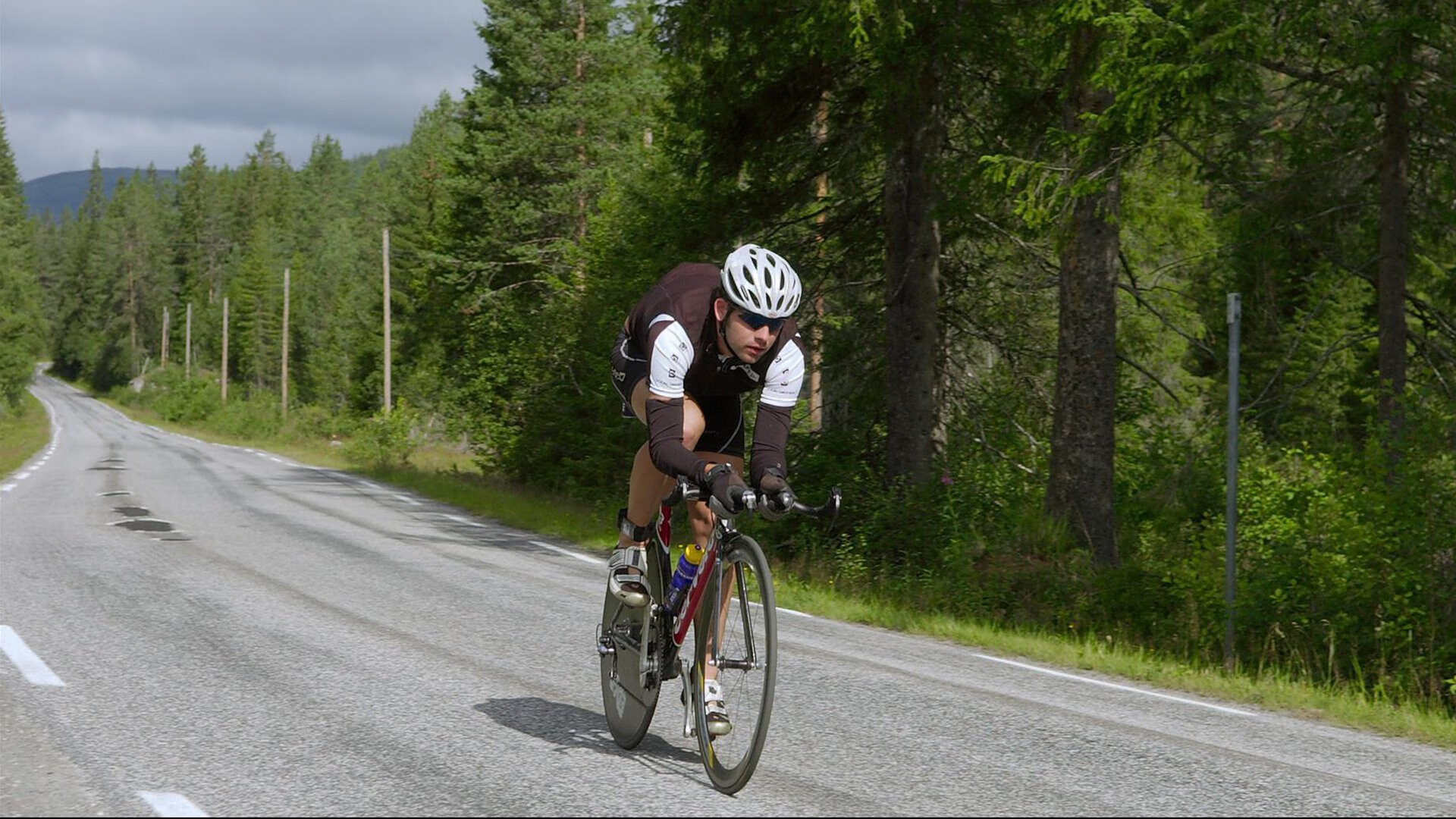 开云平台-欧冠决赛之夜，戈麦斯，那个在刀锋上跳舞的攻防转换核心